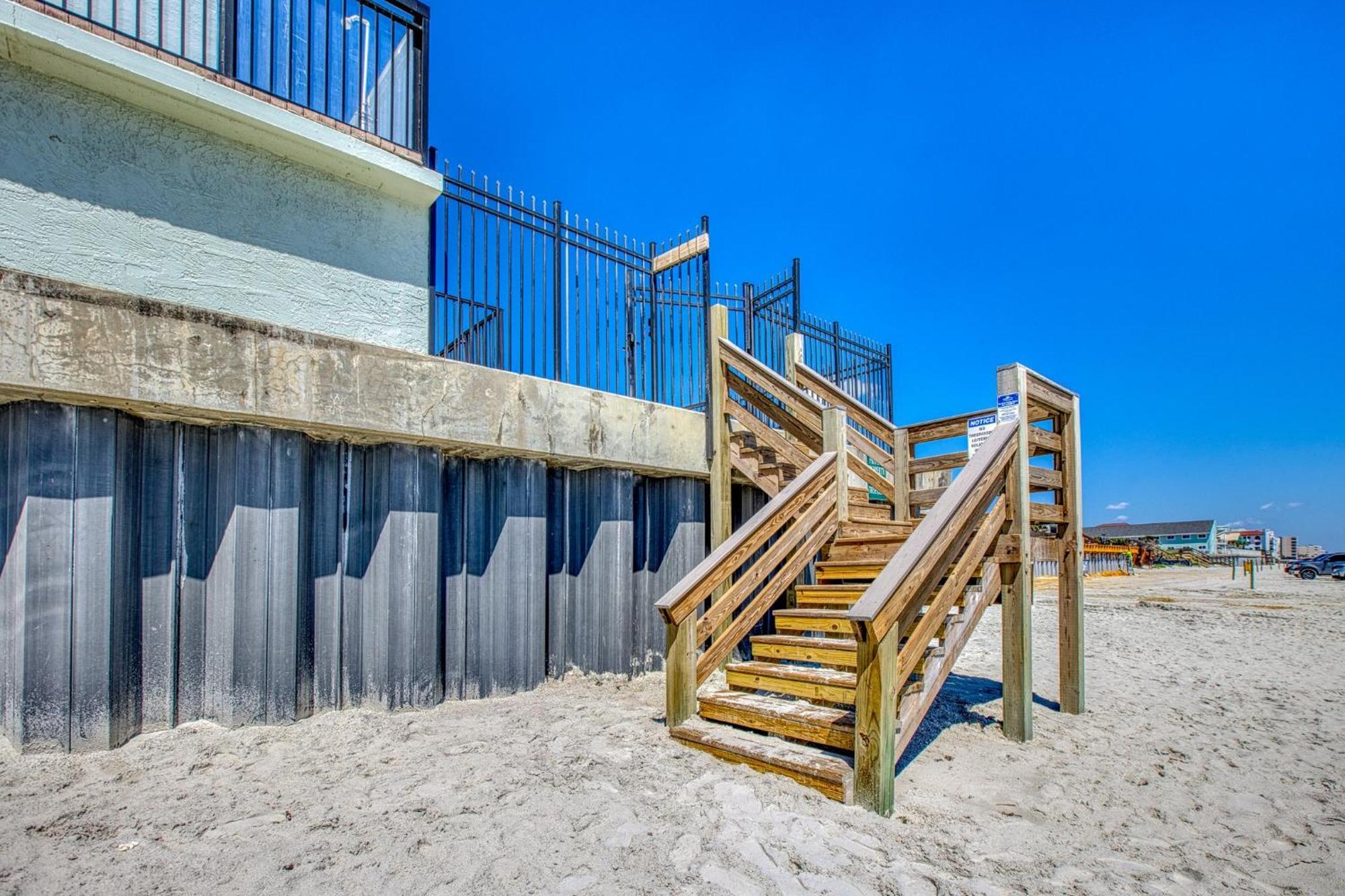 Ocean View With A Beachfront Pool At Ocean Trillium Condo ~ 702 New Smyrna Beach Exterior foto