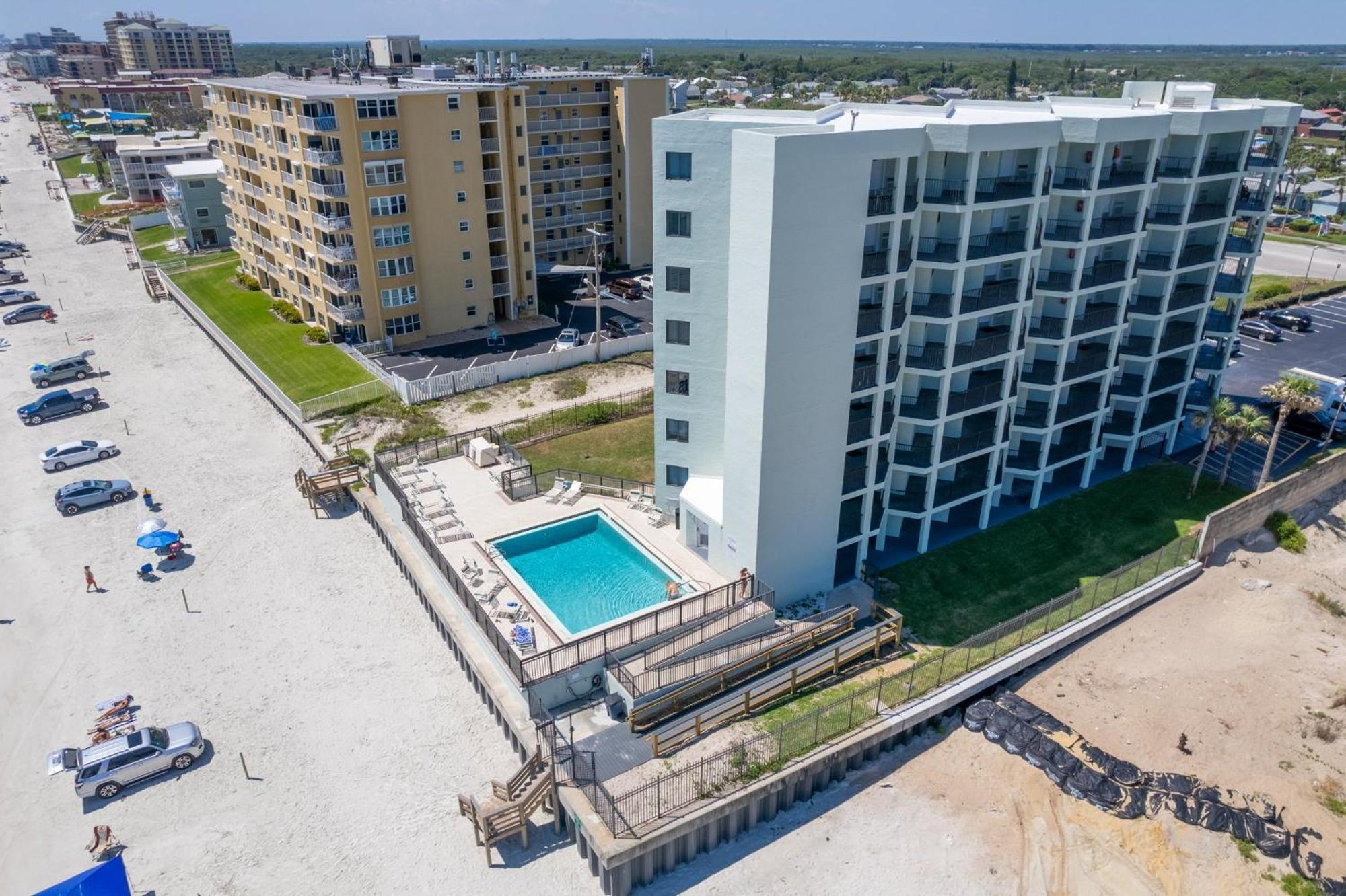 Ocean View With A Beachfront Pool At Ocean Trillium Condo ~ 702 New Smyrna Beach Exterior foto